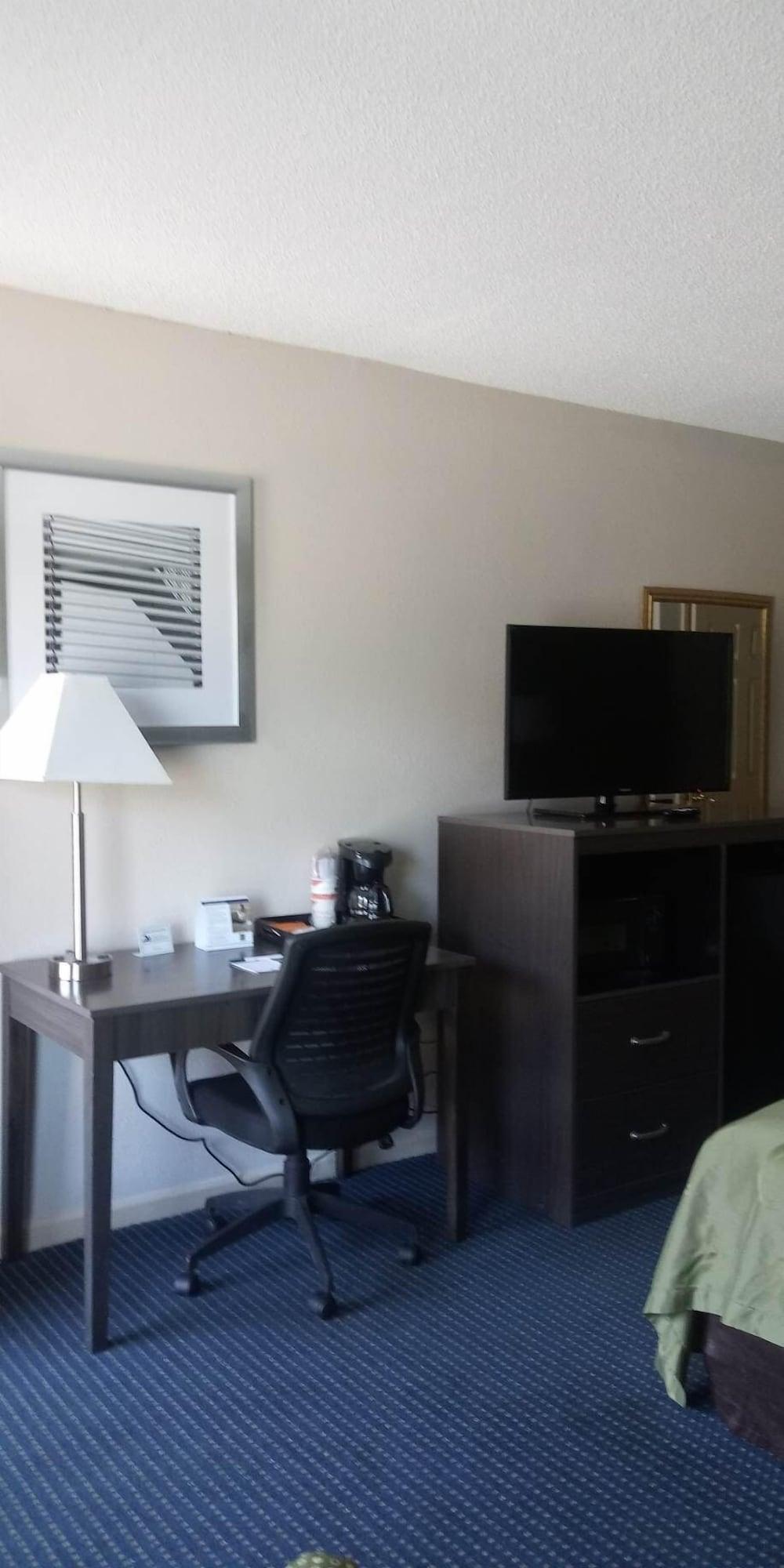 Quality Inn Little Creek Virginia Beach Exterior photo