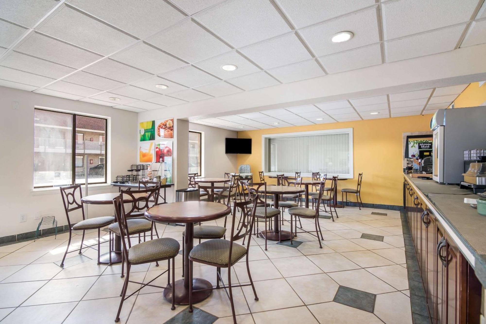 Quality Inn Little Creek Virginia Beach Exterior photo