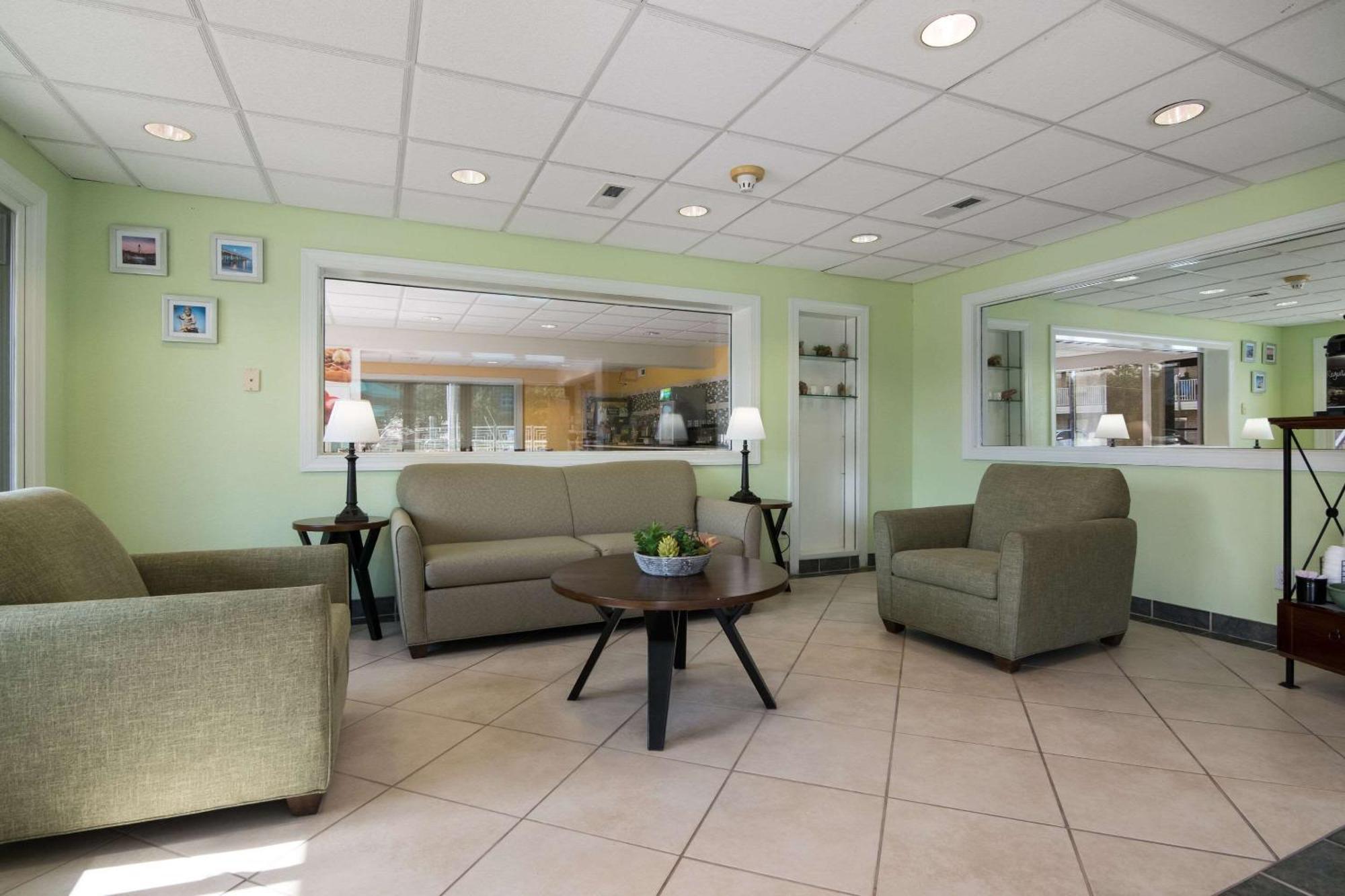 Quality Inn Little Creek Virginia Beach Exterior photo