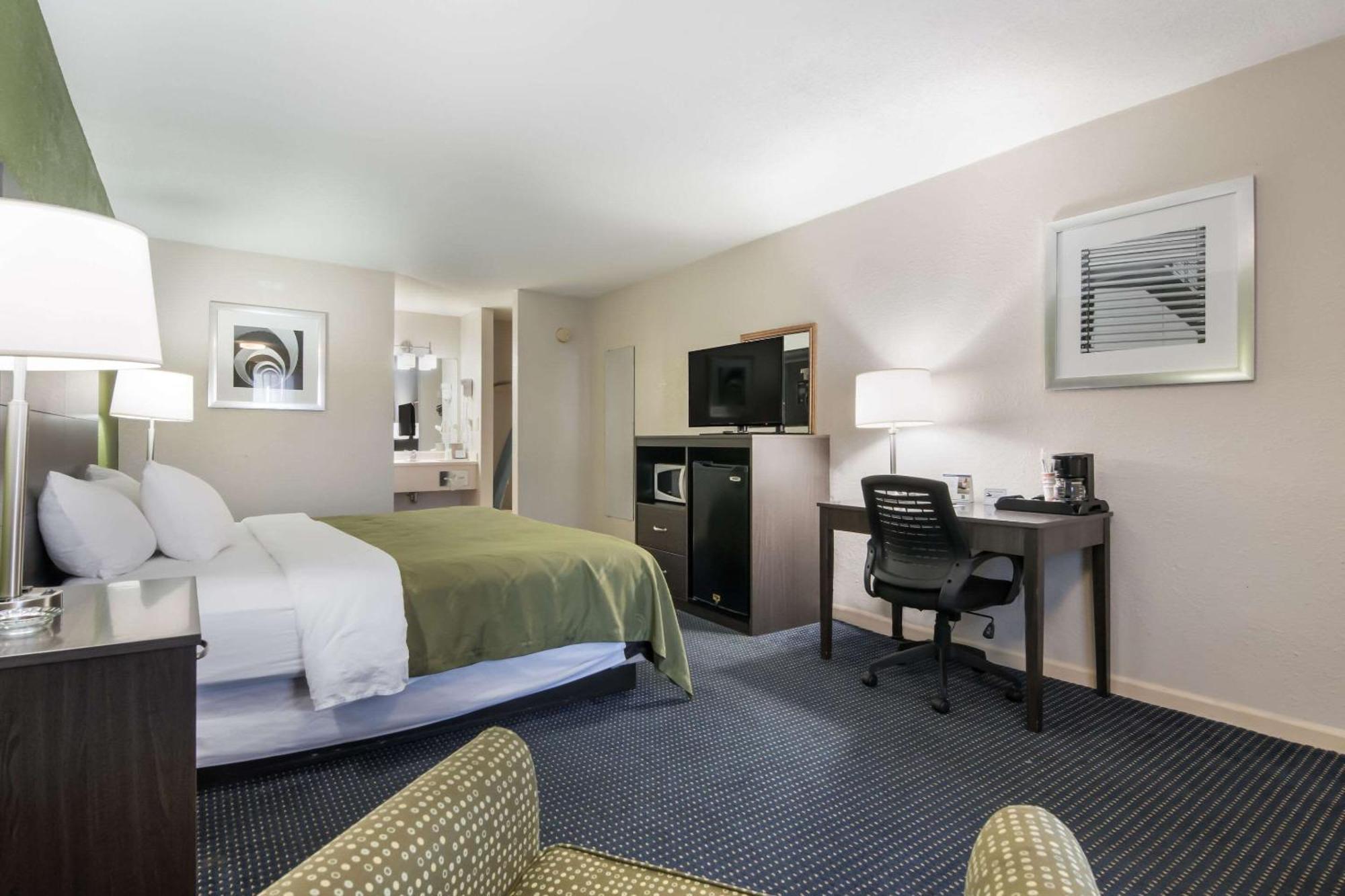 Quality Inn Little Creek Virginia Beach Exterior photo