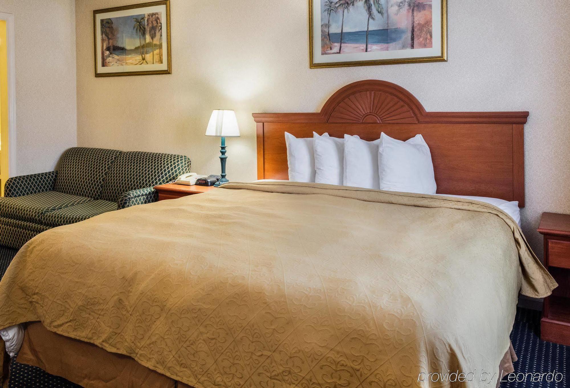 Quality Inn Little Creek Virginia Beach Exterior photo