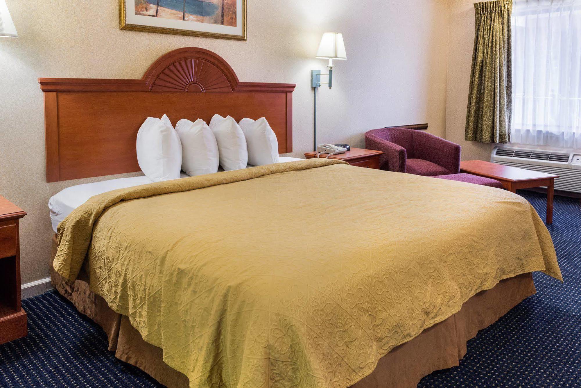 Quality Inn Little Creek Virginia Beach Exterior photo