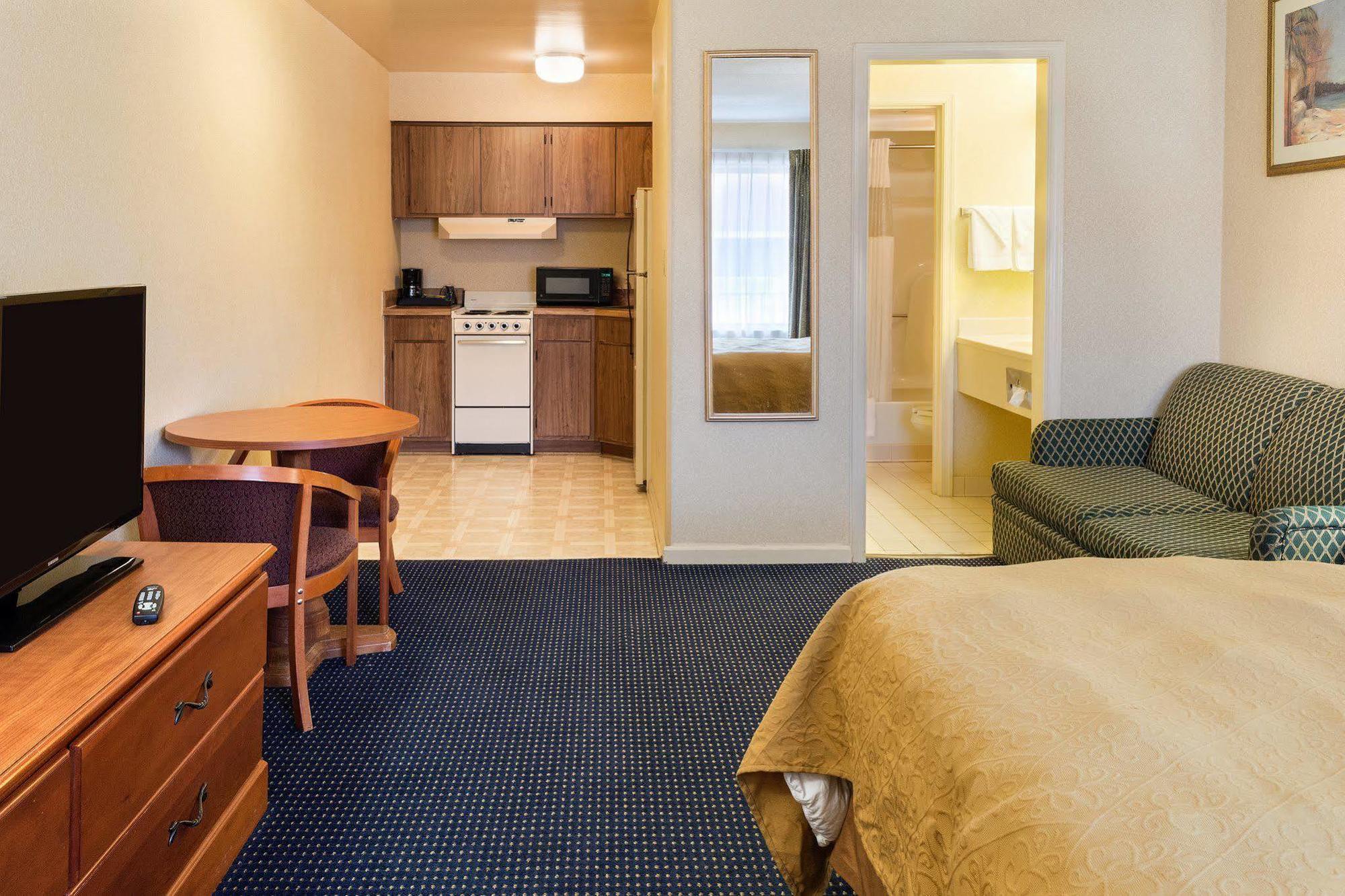 Quality Inn Little Creek Virginia Beach Exterior photo